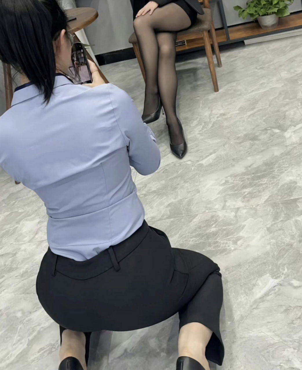 想要拍好一张黑丝照,你看我闺蜜容易吗?