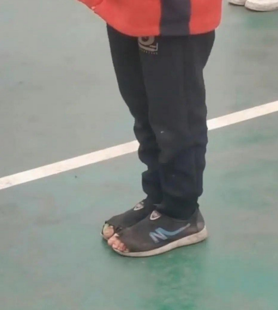 80后穿过这双鞋子的举手,现在应该没有孩子穿这种鞋子了吧