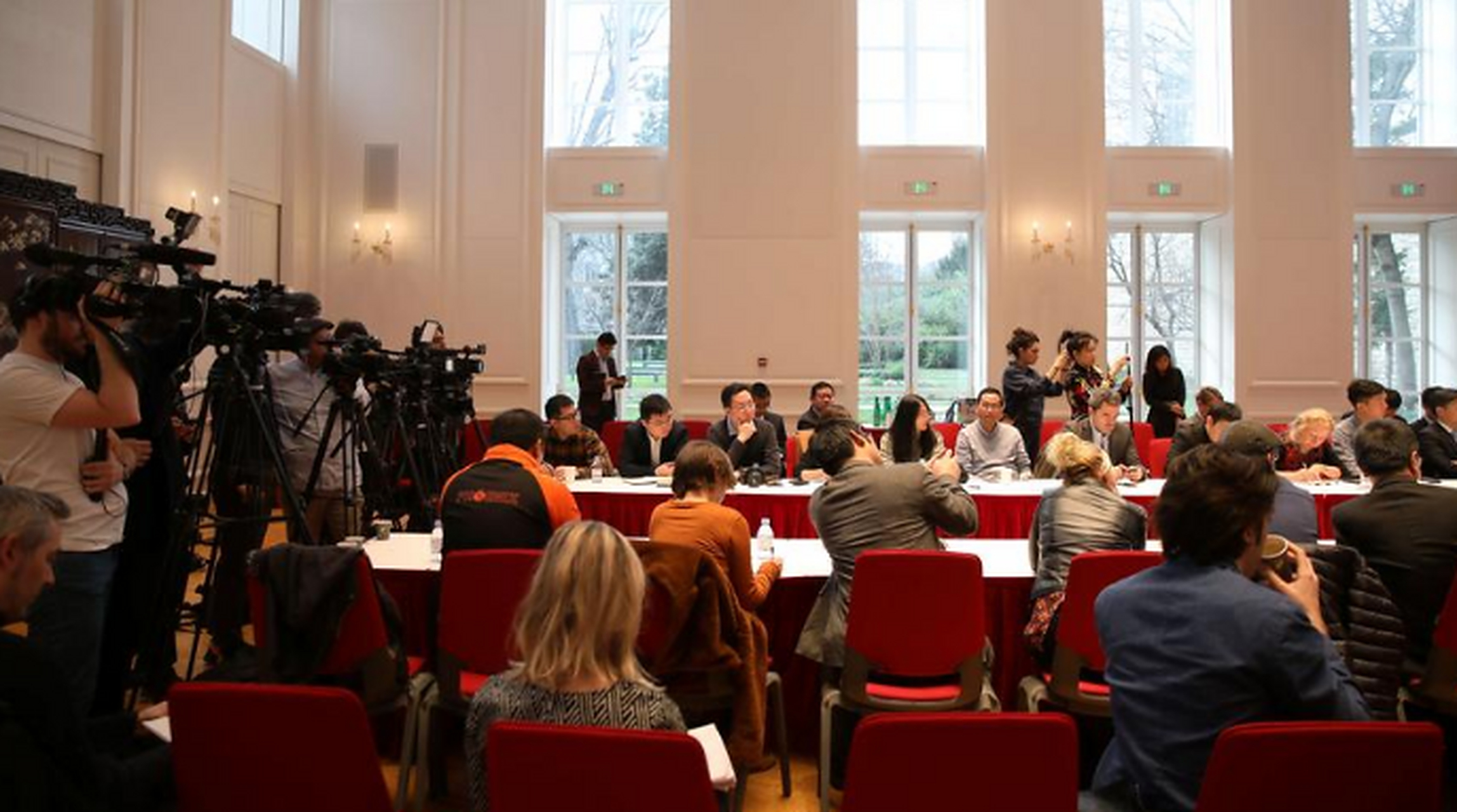 余爱水:意善理正 有益各方——卢沙野大使接受专访真实内涵及意义!