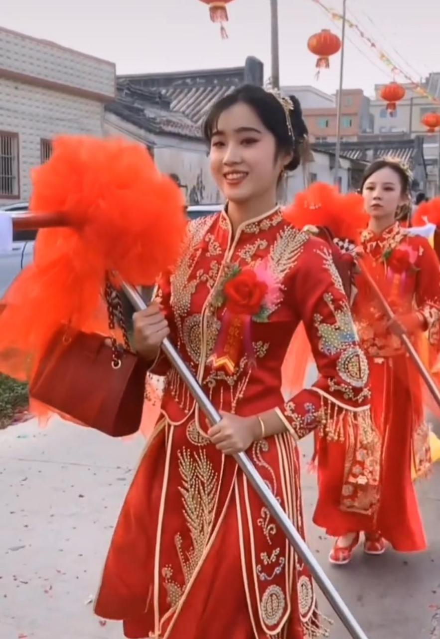 网友:潮汕传统文化扛大旗,妹子一个比一个漂亮