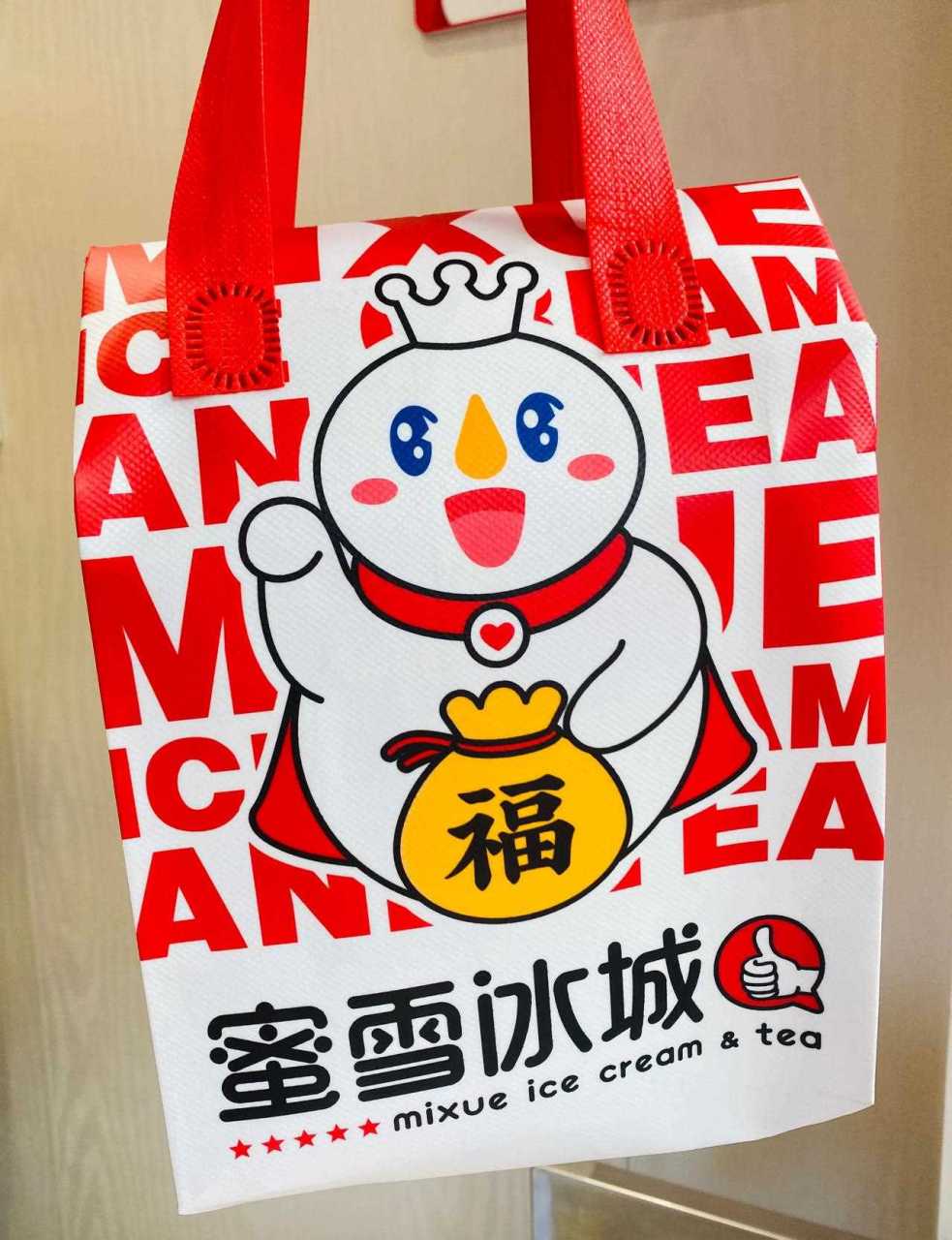 雪王真的不需要推广哪个店都是排队的节奏,太火了[顶]