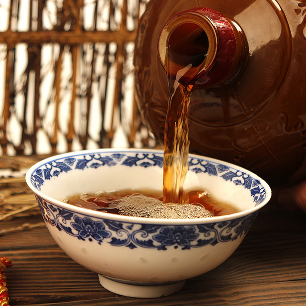 南阳特产—祁仪黄酒 祁仪黄酒是河南省南阳市唐河县祁仪乡的特产.