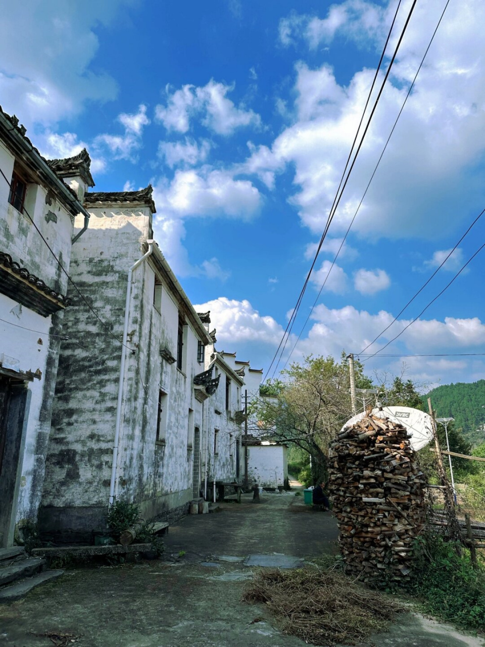 是江西婺源避世古村三眼桥  深藏于山水间的三眼桥,在国庆期间吸引了