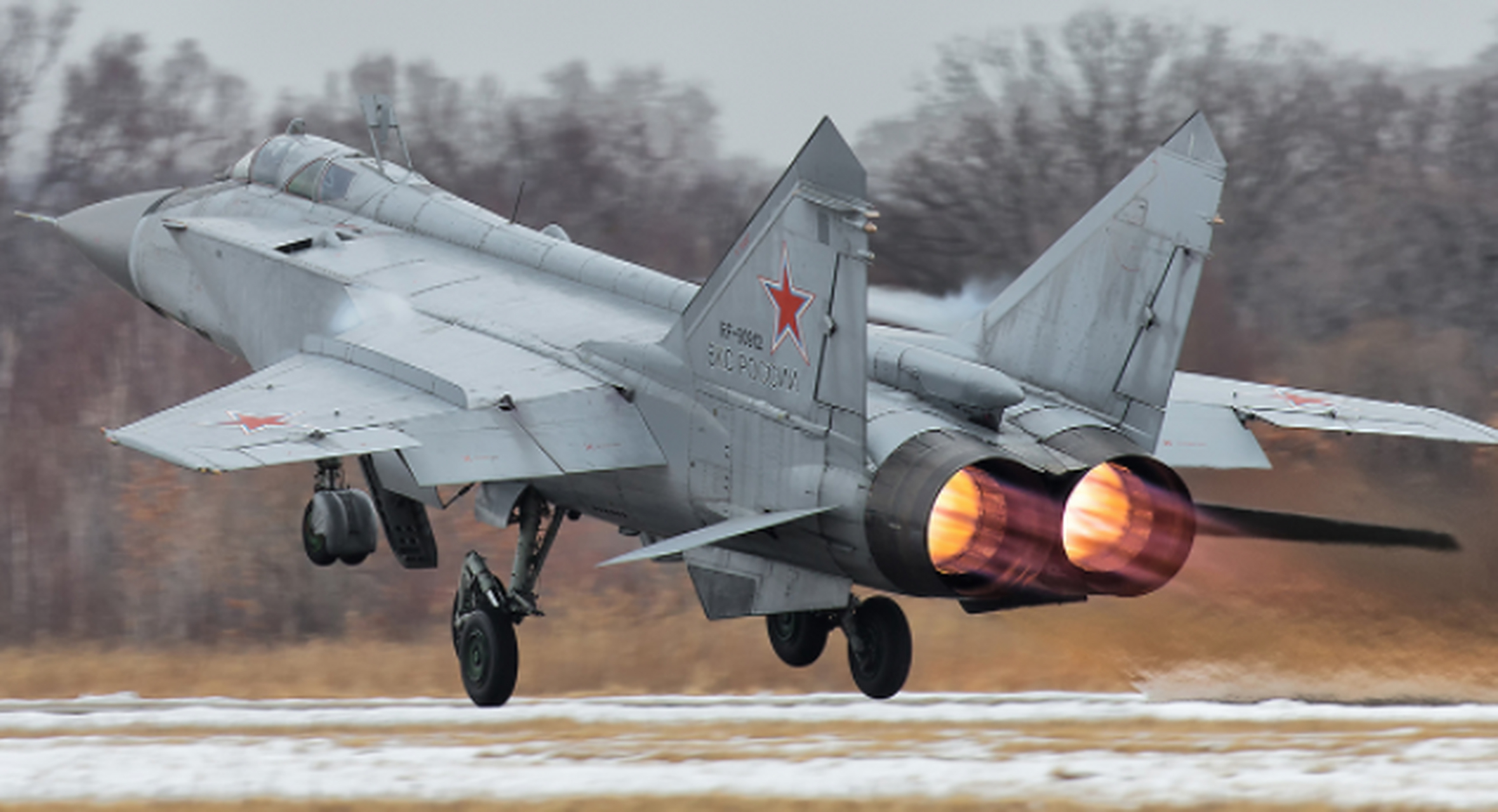 俄军一架米格31训练坠毁!世界唯一现役的截击机,未来何去何从?