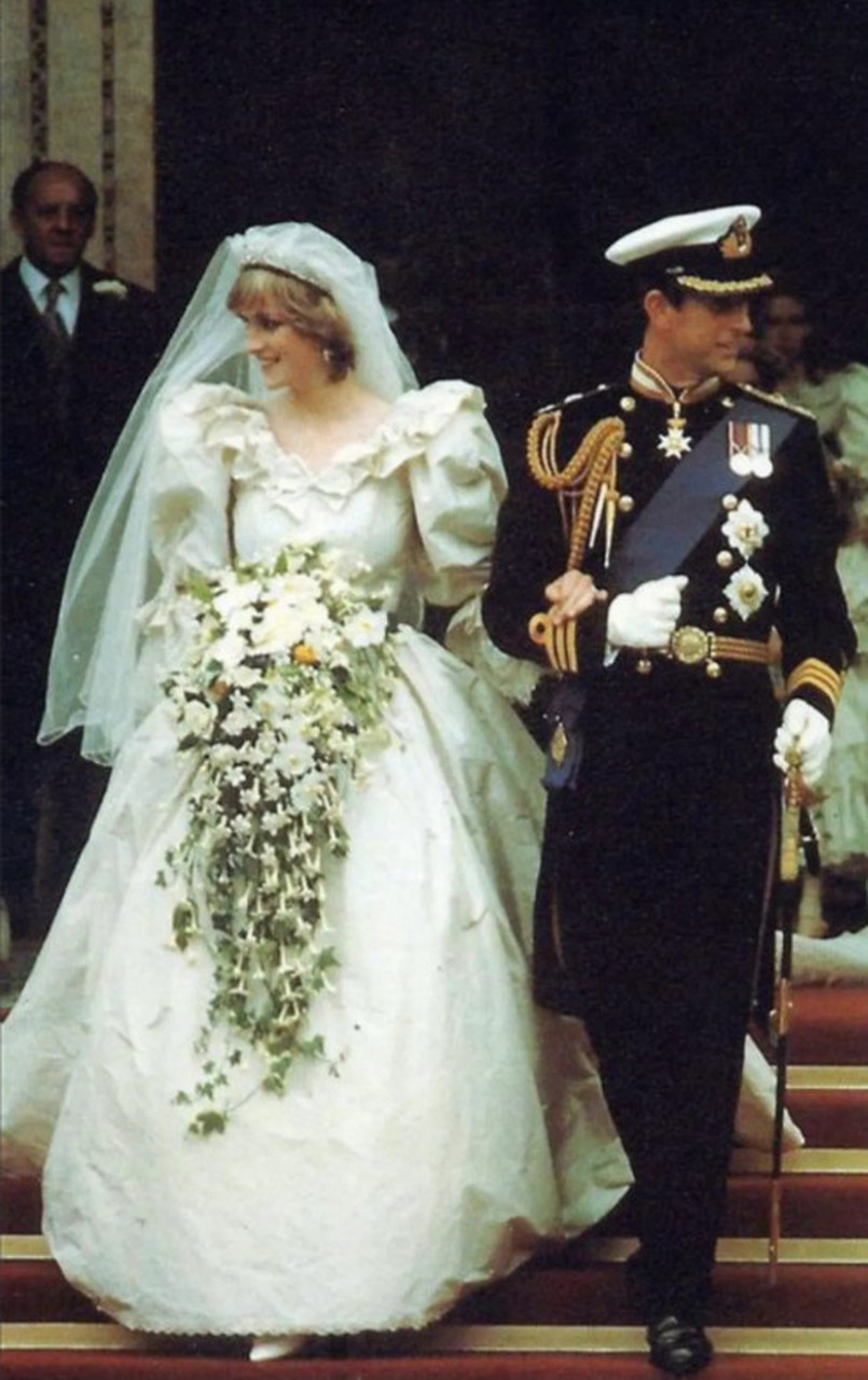 5亿人全程见证了两人的世纪婚礼.