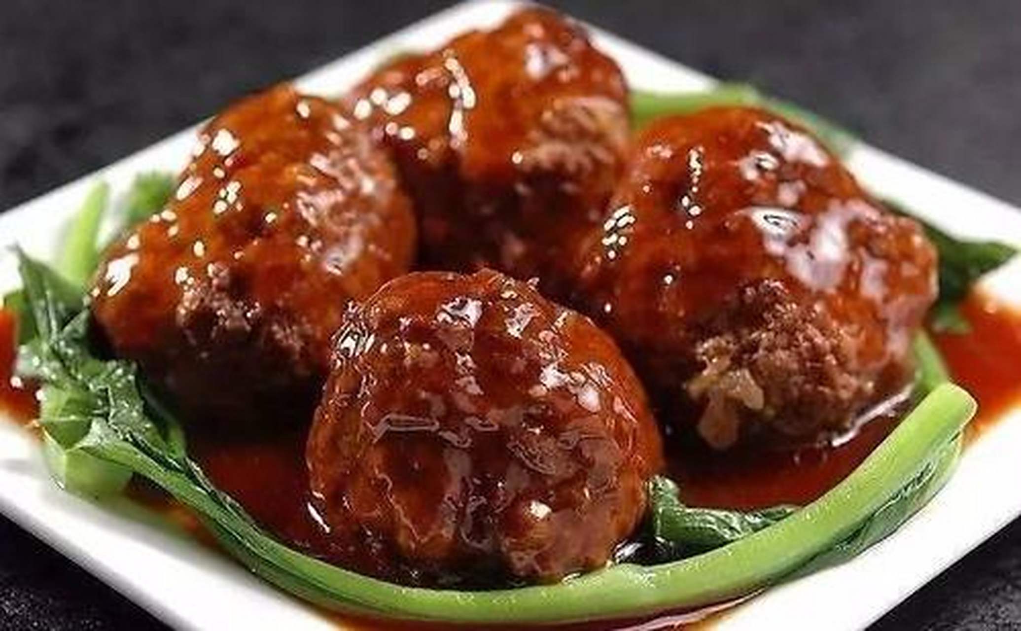 鄱阳湖狮子头,好吃不腻,春节吃鄱阳湖狮子头,寓意团圆吉祥,是一道江西