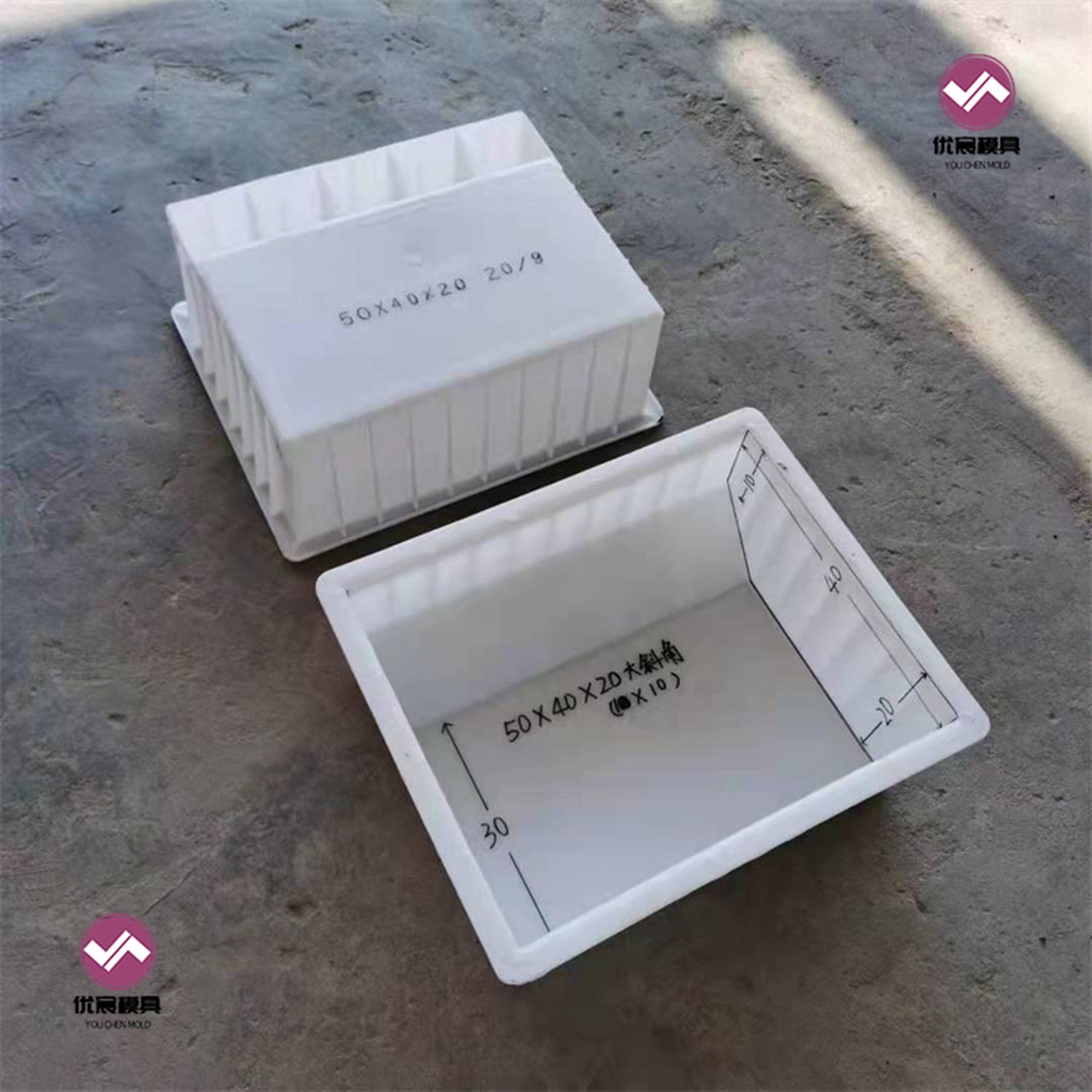 异型防撞路沿石模具也称为异型防撞路缘石模具,异型防撞路边石模具,路