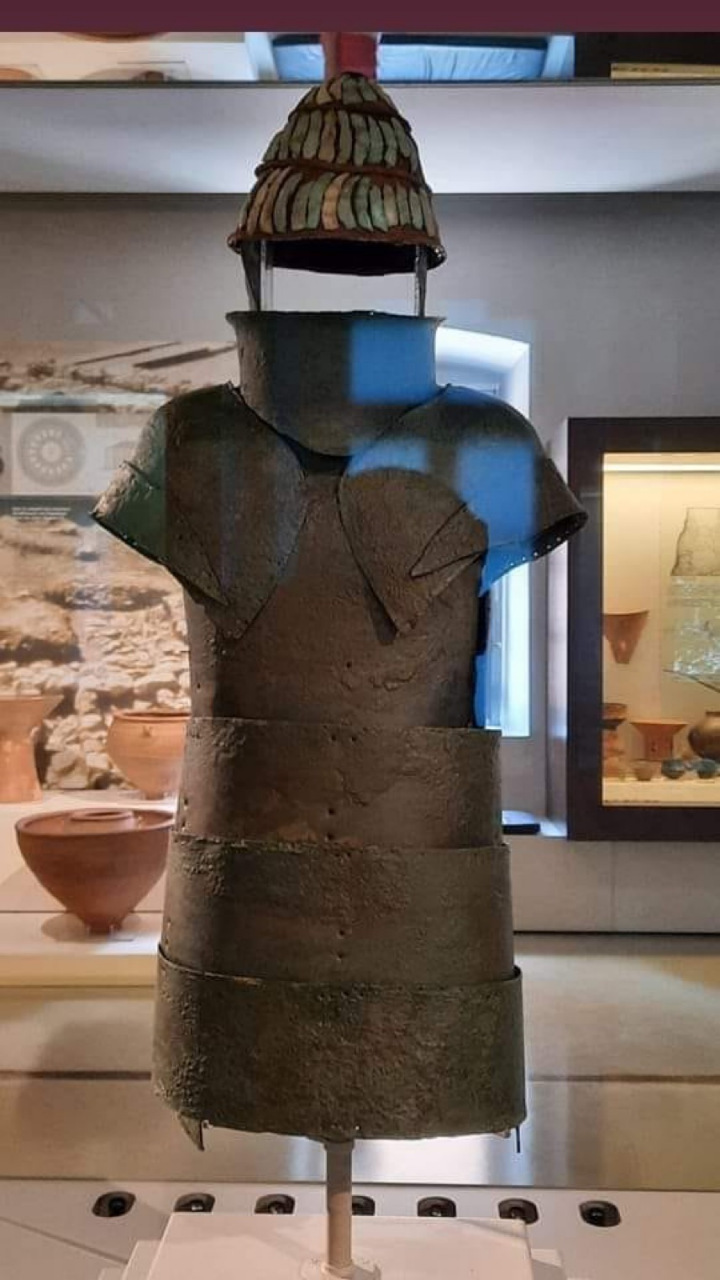 "树木的盔甲"已有3400年历史,是全世界最古老的由锻铜制成的完整盔甲