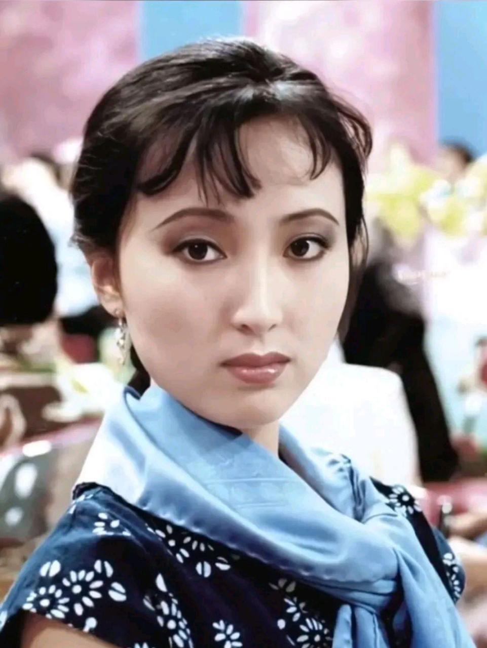 江南美人陈晓旭,一张80年代的高清面部照片,让人不禁对她的故事产生了