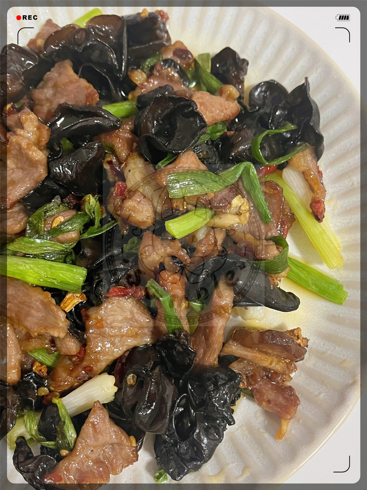 我要上热门 一道既危险又美味的佳肴木耳炒肉片或许能够吸引