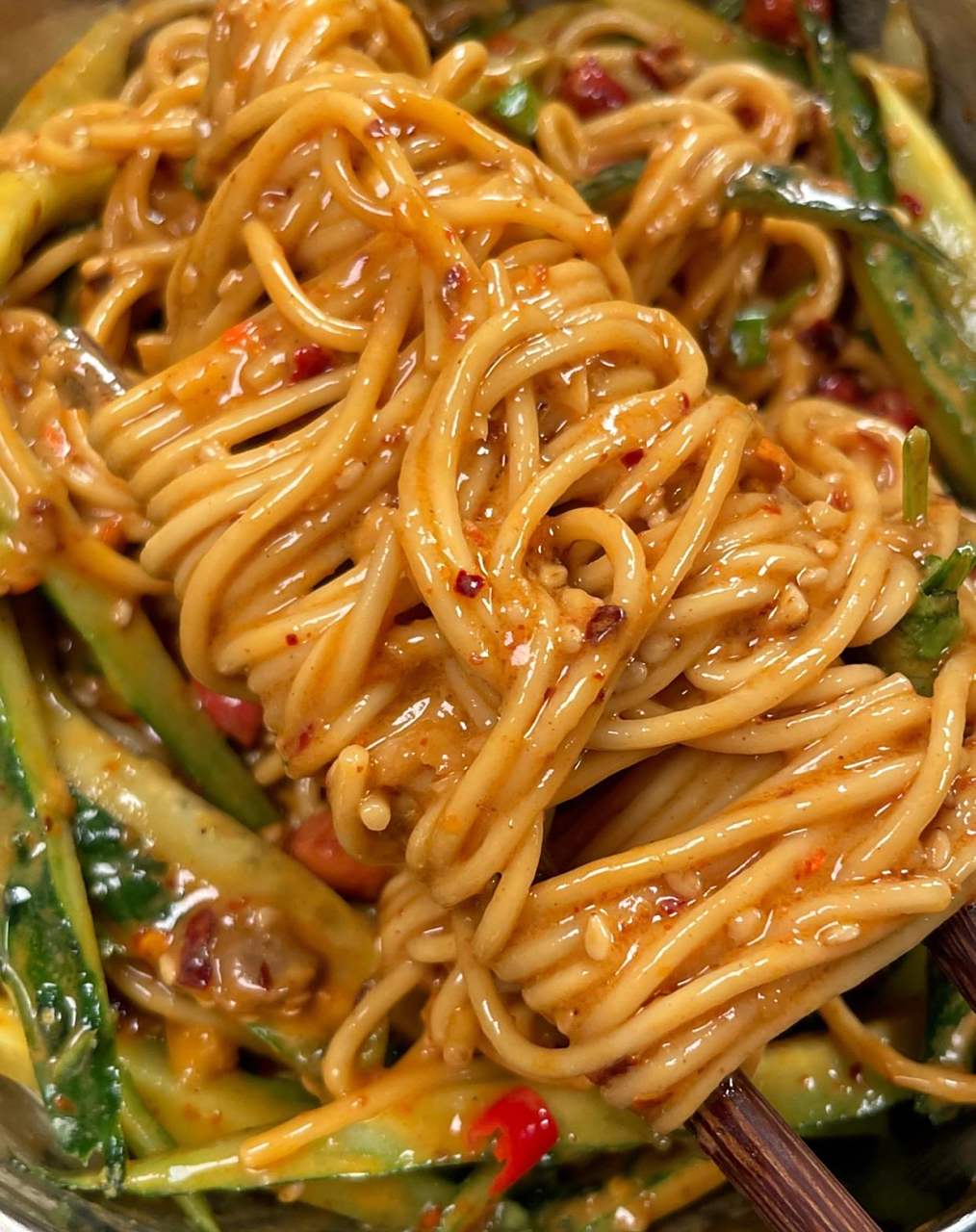 学会可以出摊了 我妈做的麻酱拌面,每次都忍不住的分享给小区邻居