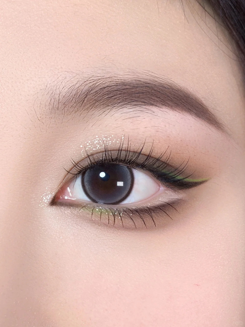 姐小烟熏深邃消肿秋冬眼妆画法 今天来分享这个深邃大眼的小烟熏眼妆