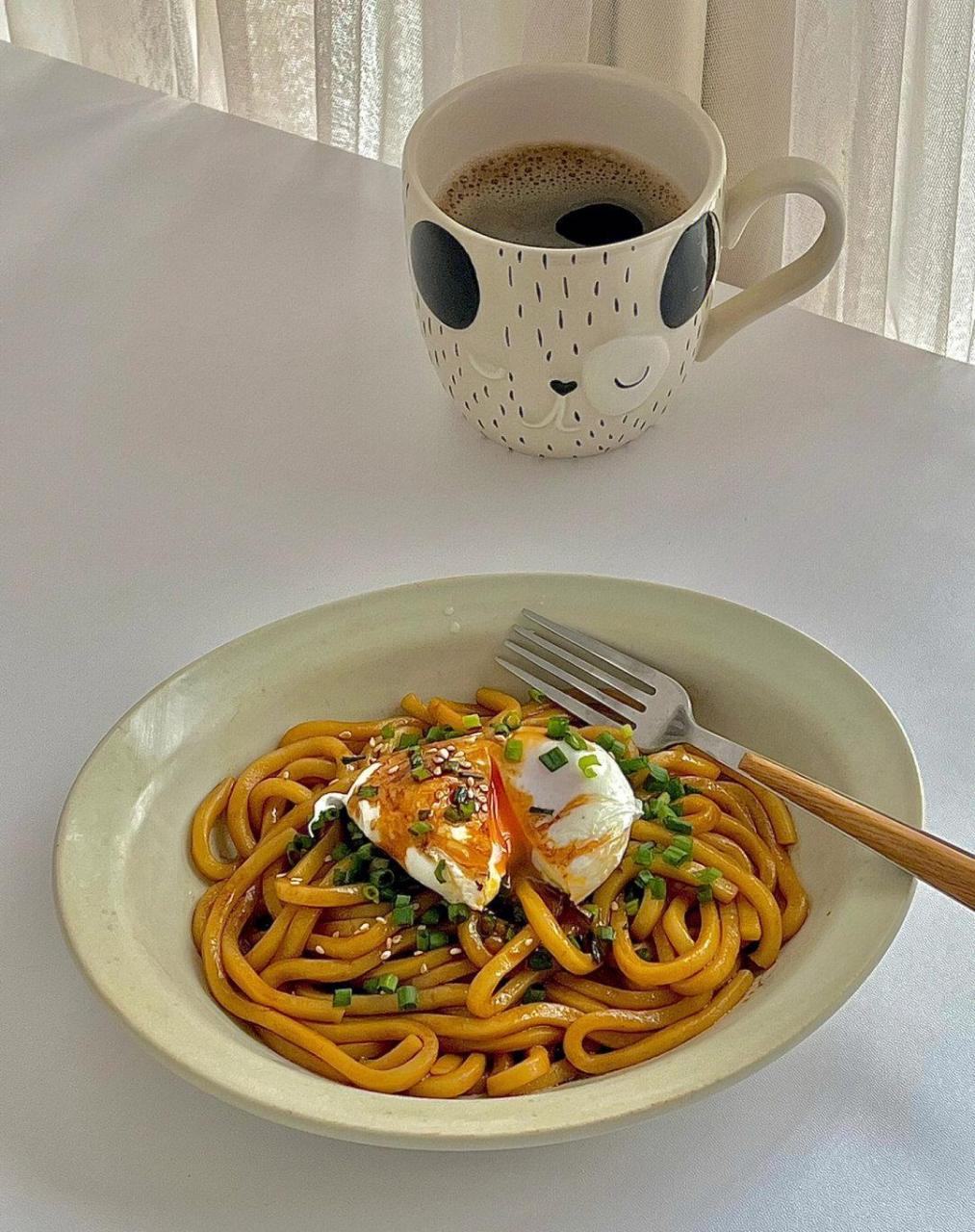 7715周末的早午餐|葱香浓郁的葱油拌乌冬面97[鸡蛋] 今日份早