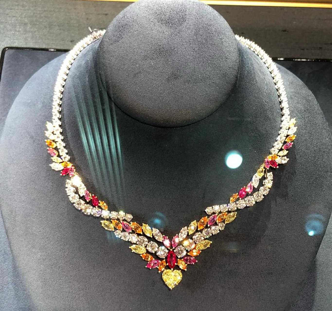 海瑞温斯顿全新推出winston with love高级珠宝系列.