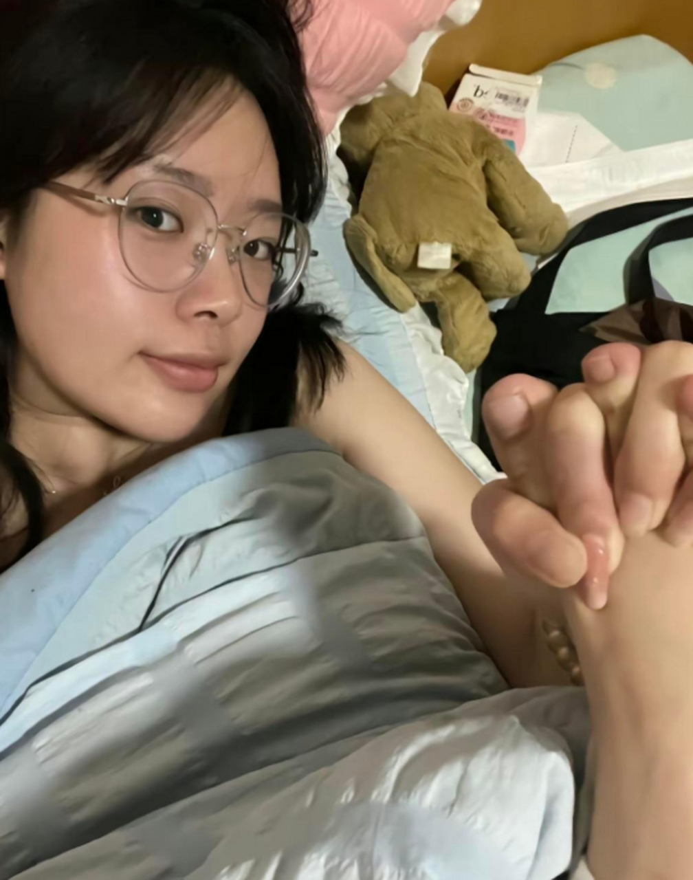 情人节假装自己有男朋友,这样发朋友圈应该不会露出破绽吧!