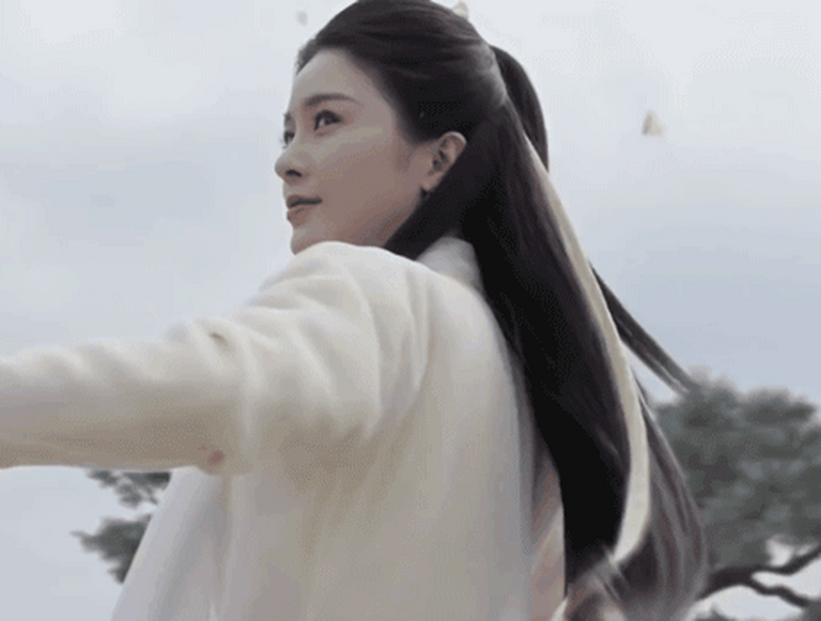 赵樱子2013年,《爱在春天》中的蓝凤萍,齐刘海短发分外清秀可人,淡妆