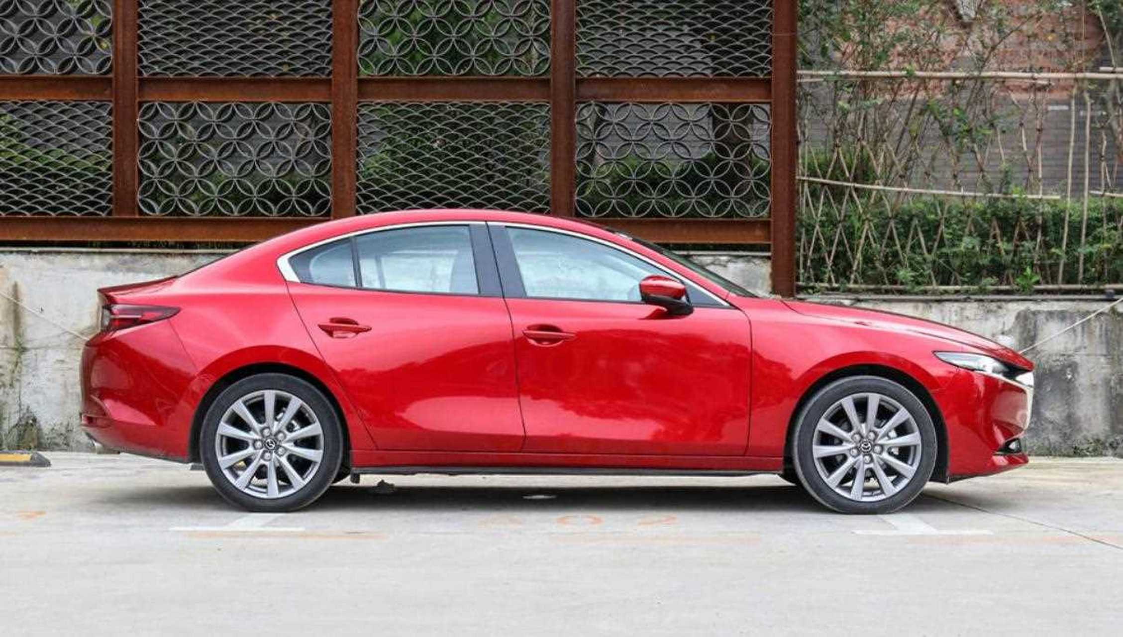 自从《黑金》这个电影上映之后,老是有人觉得马自达会塞车 虽然真的很