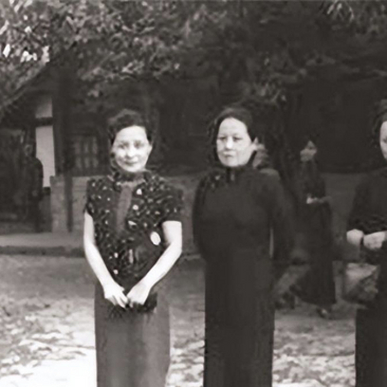 宋家三姐妹中最不起眼的大姐宋霭龄,她的野心一点不比妹妹少,曾创造