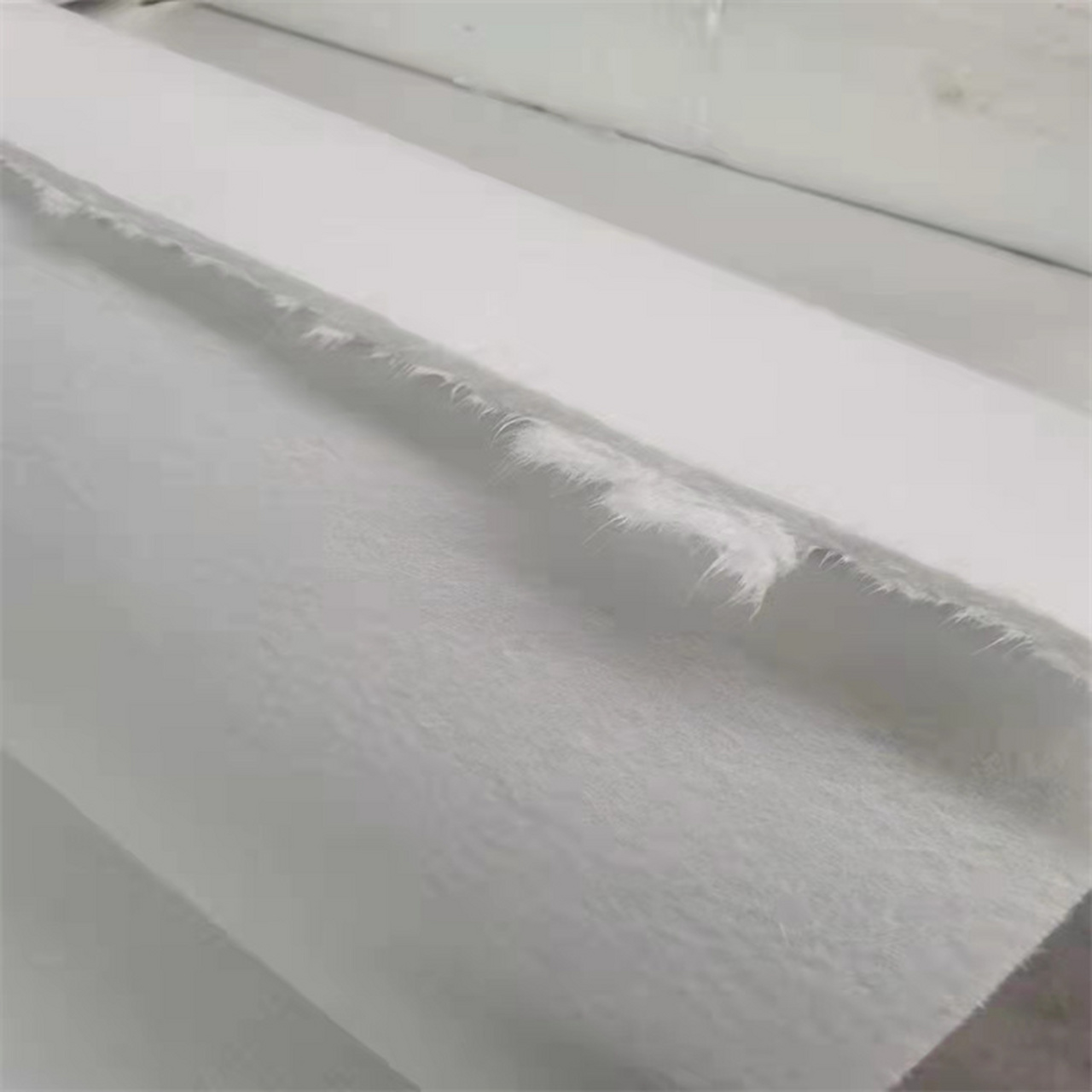 #气凝胶毡# 是保温性能非常优异的材料,其孔径尺寸低于常压下空气分子