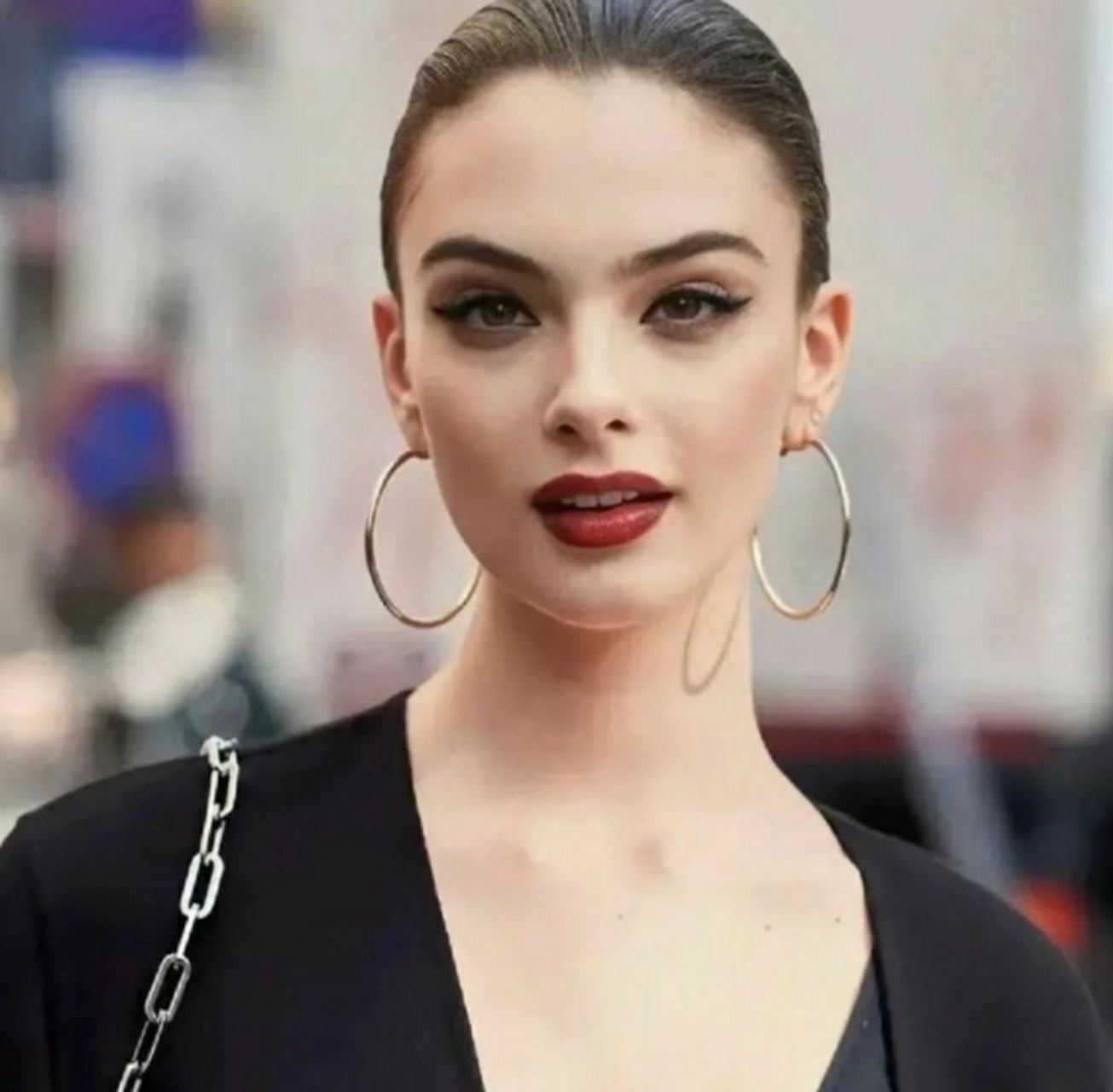 "地球球花"莫妮卡61贝鲁奇的女儿戴娃·卡塞尔,完美遗传了妈妈的高