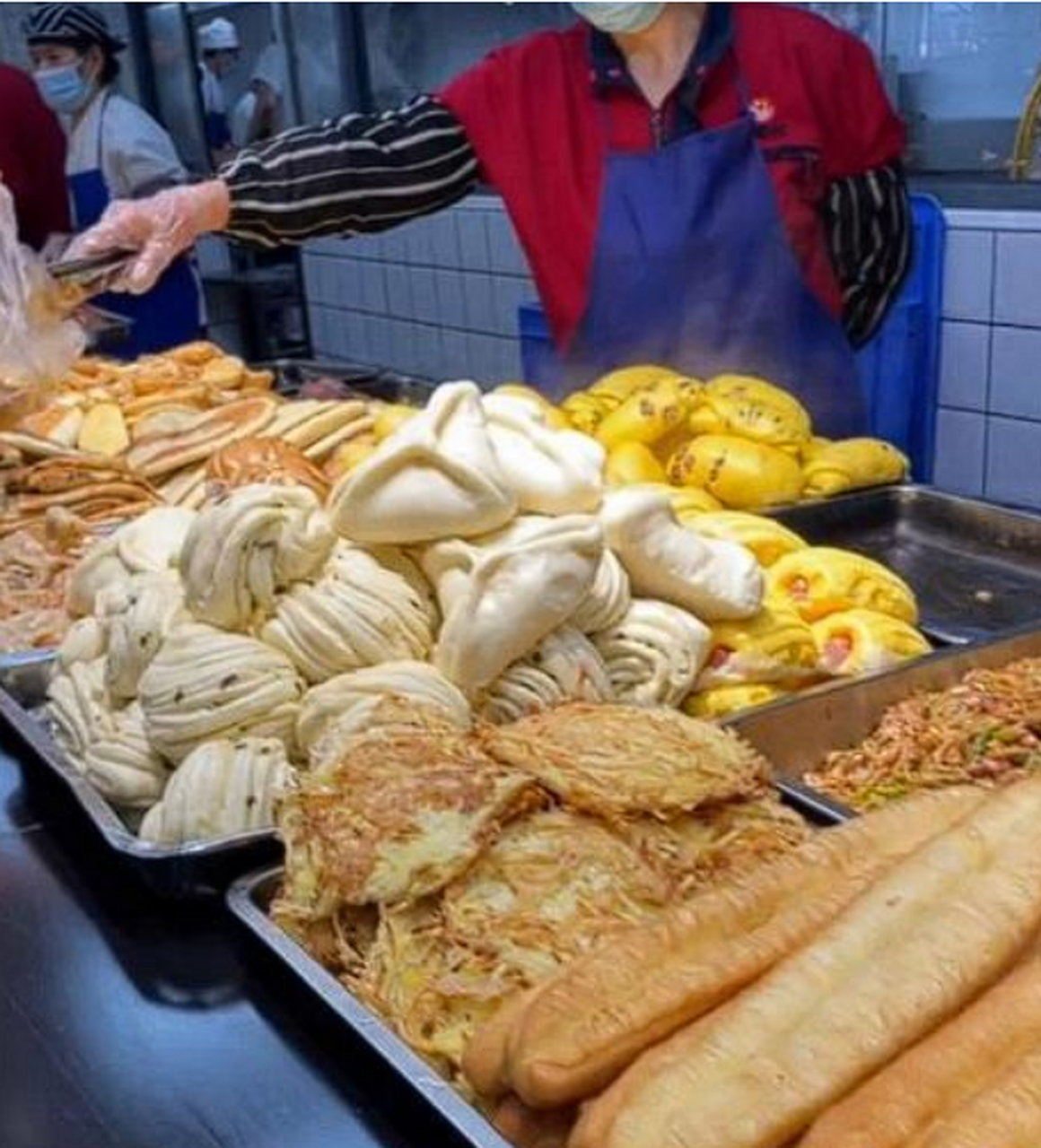 大学食堂的早餐,还算丰盛吧