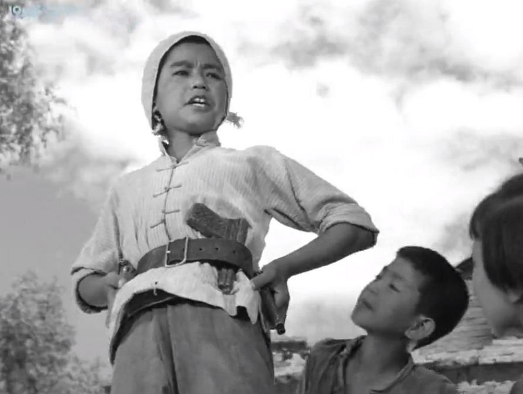 老电影《小兵张嘎》中,嘎子憨厚朴实,单纯天真,淘气任性,机灵神气,一