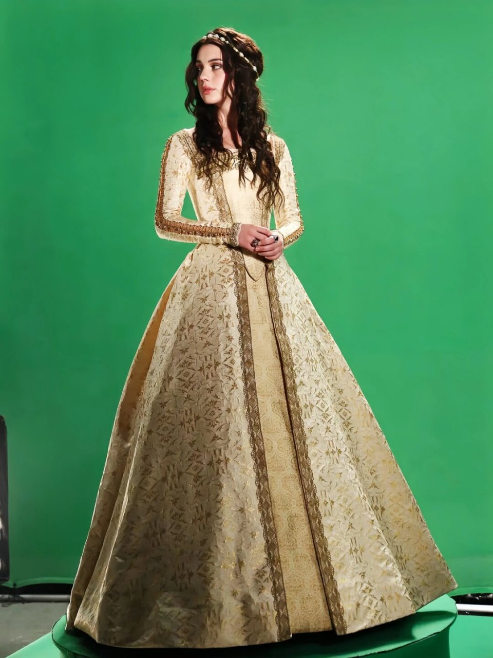 《风中的女王》|mary的服饰合集  第一季第35-44套服饰 "在那场政变中