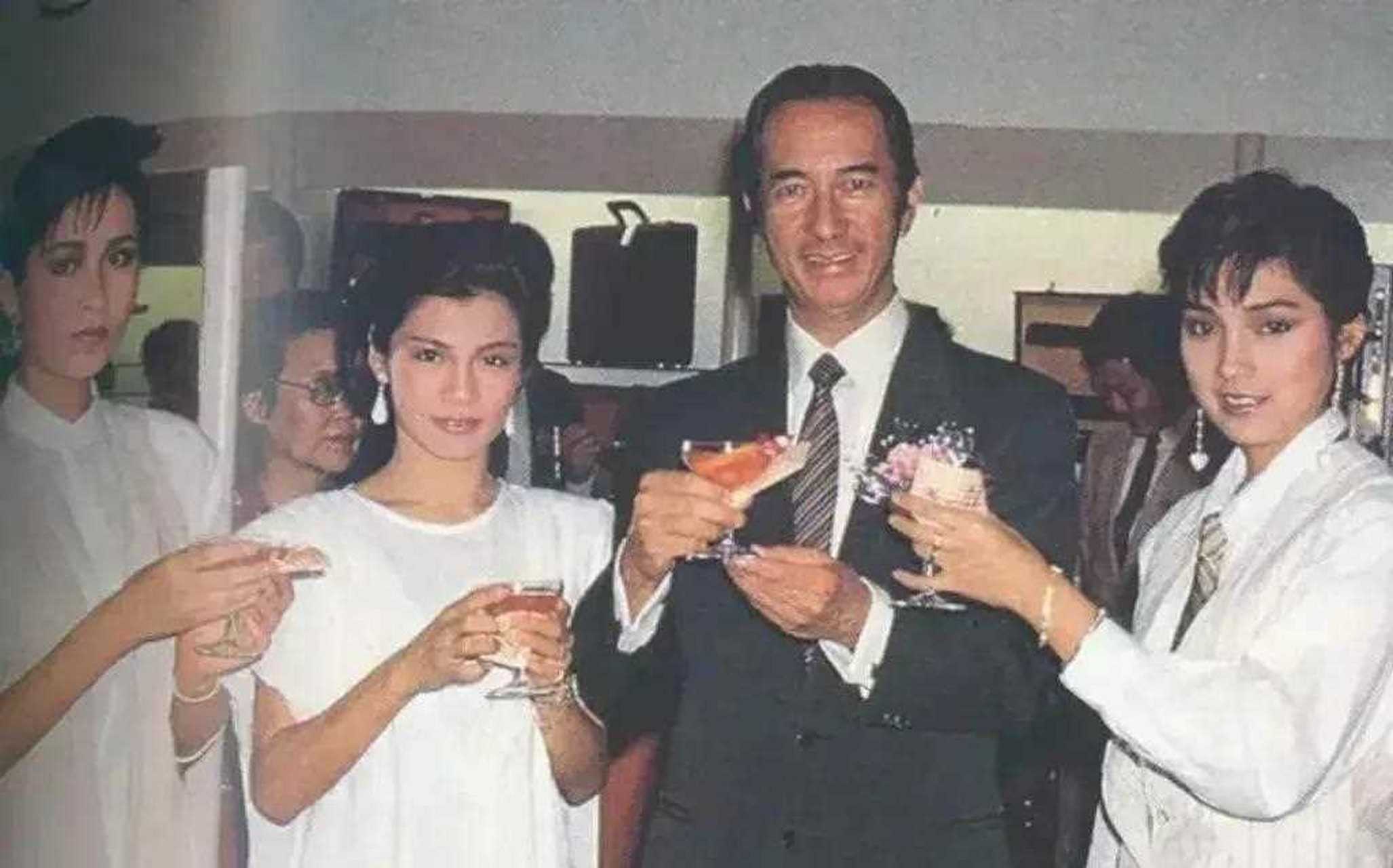 80年代,赌王何鸿燊与翁美玲,戚美珍,刘嘉玲三大当红女明星的合影.