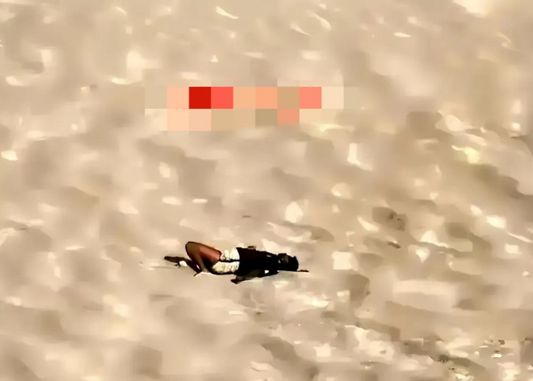 照片中是罗布泊事件中失踪女孩的遗体.