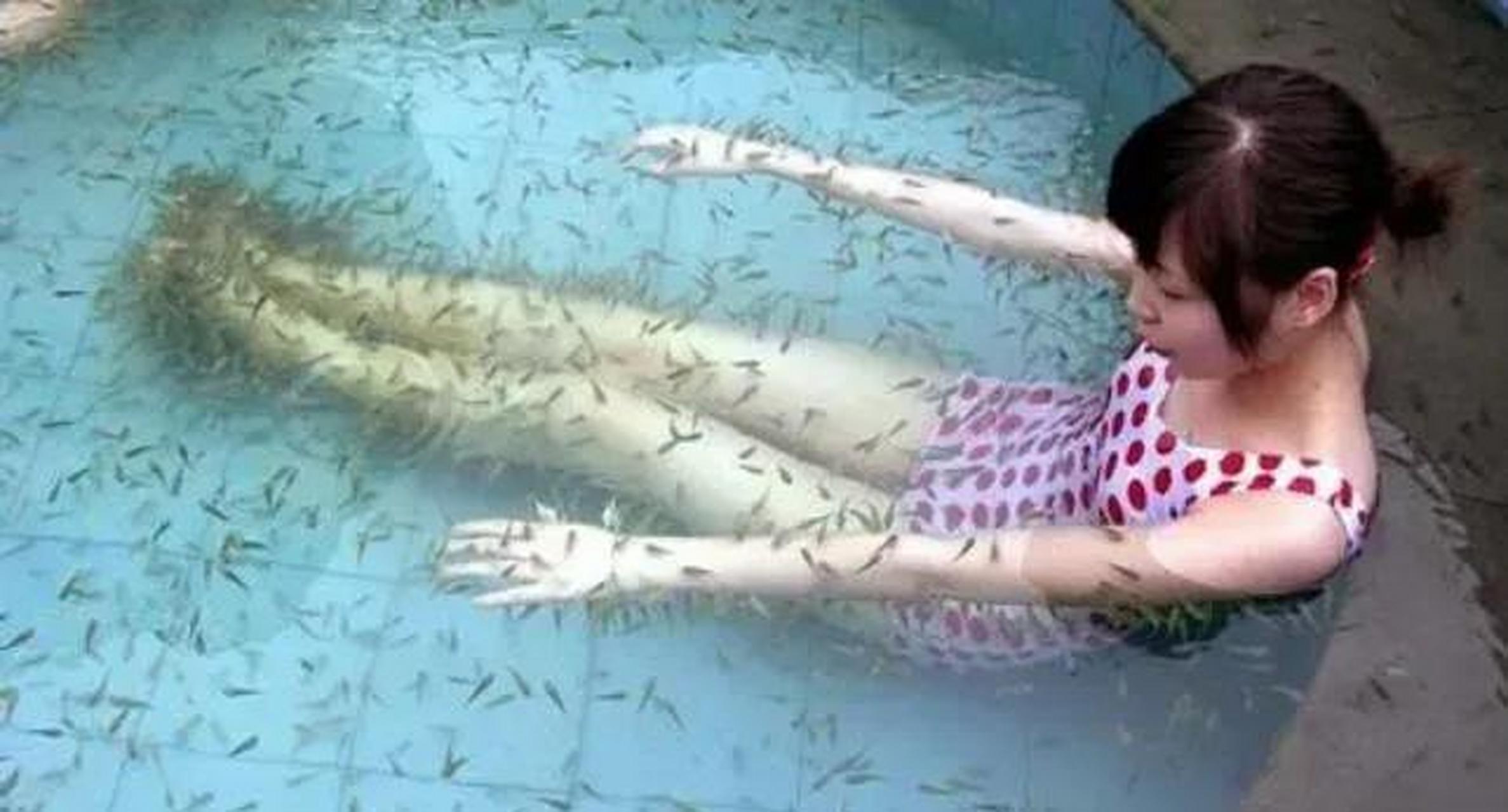 领动计划# 这鱼疗估计能给大爷搓掉一层皮吧!