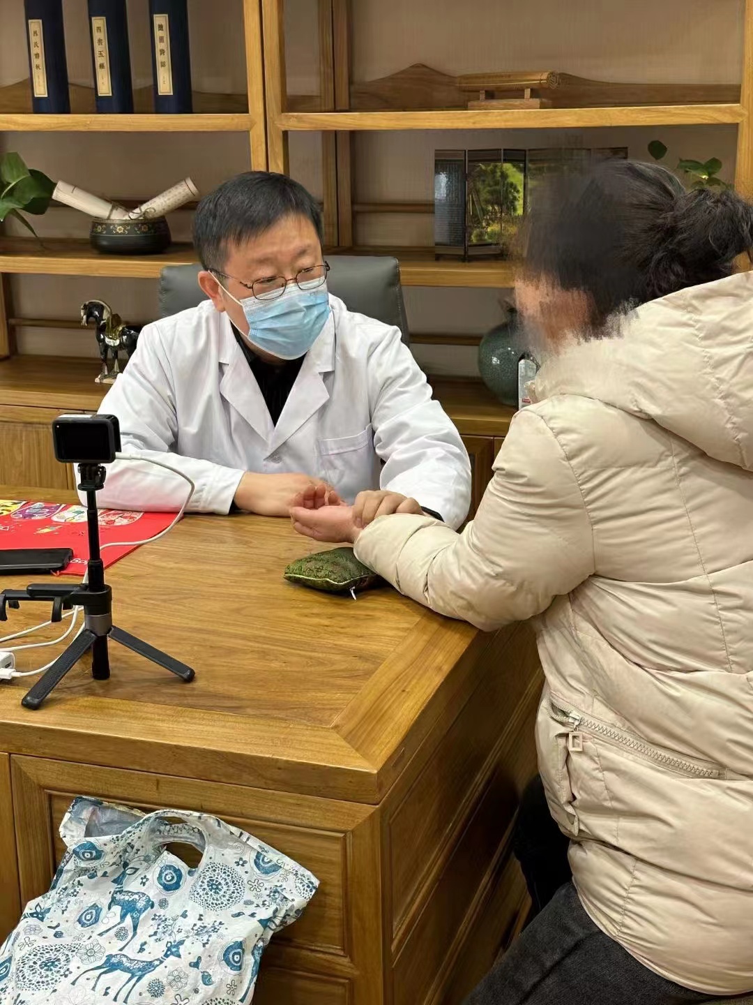 后怕冷手脚冰凉的情况没有了排便也成型了海安市中医院骨科邰主任