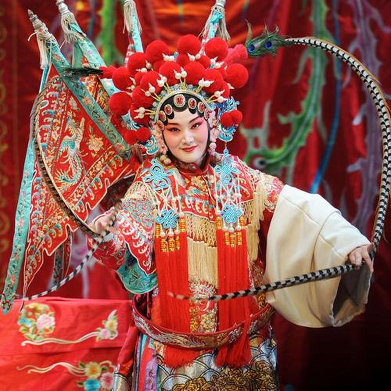 湖北全球秀# #无辣不欢#汉剧角色共分为十行:一末,二净,三生,四旦,五