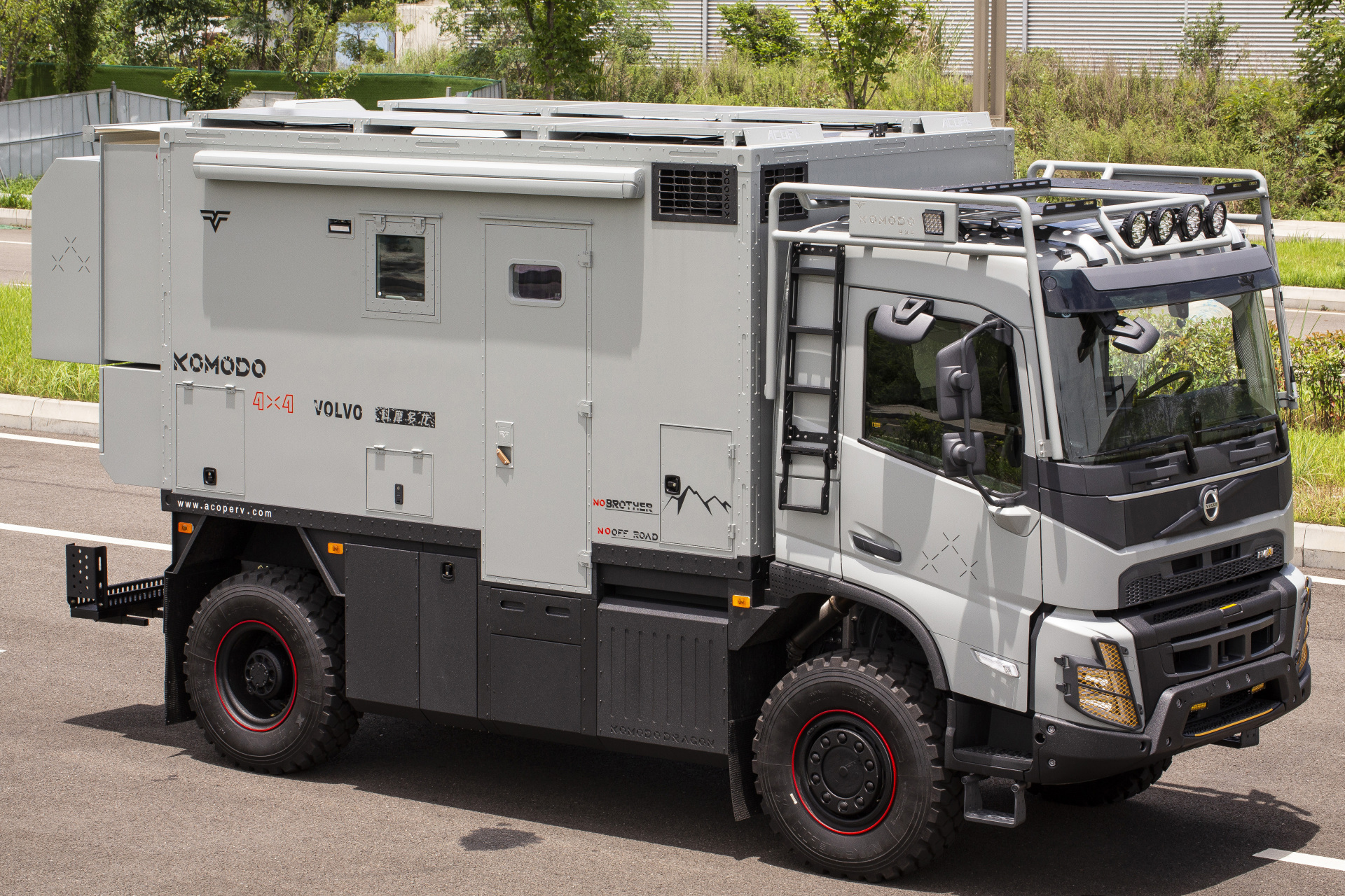 去最野的地方 看最美的风景 过最舒适的生活 #科摩多龙越野房车