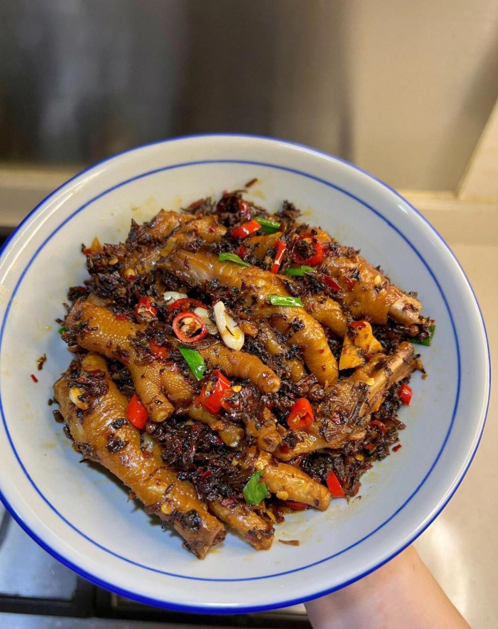 保姆级教程~梅干菜烧鸡爪,是记忆里的家乡味|妈妈寄的梅干菜还没吃完