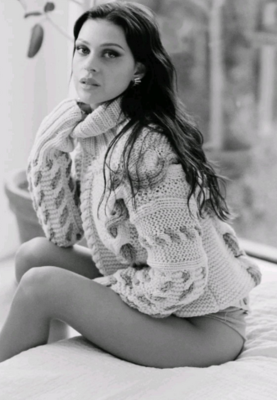 布鲁克林小娇妻nicola最新杂志封面以及内页大片,高跟鞋很是亮眼啊,不