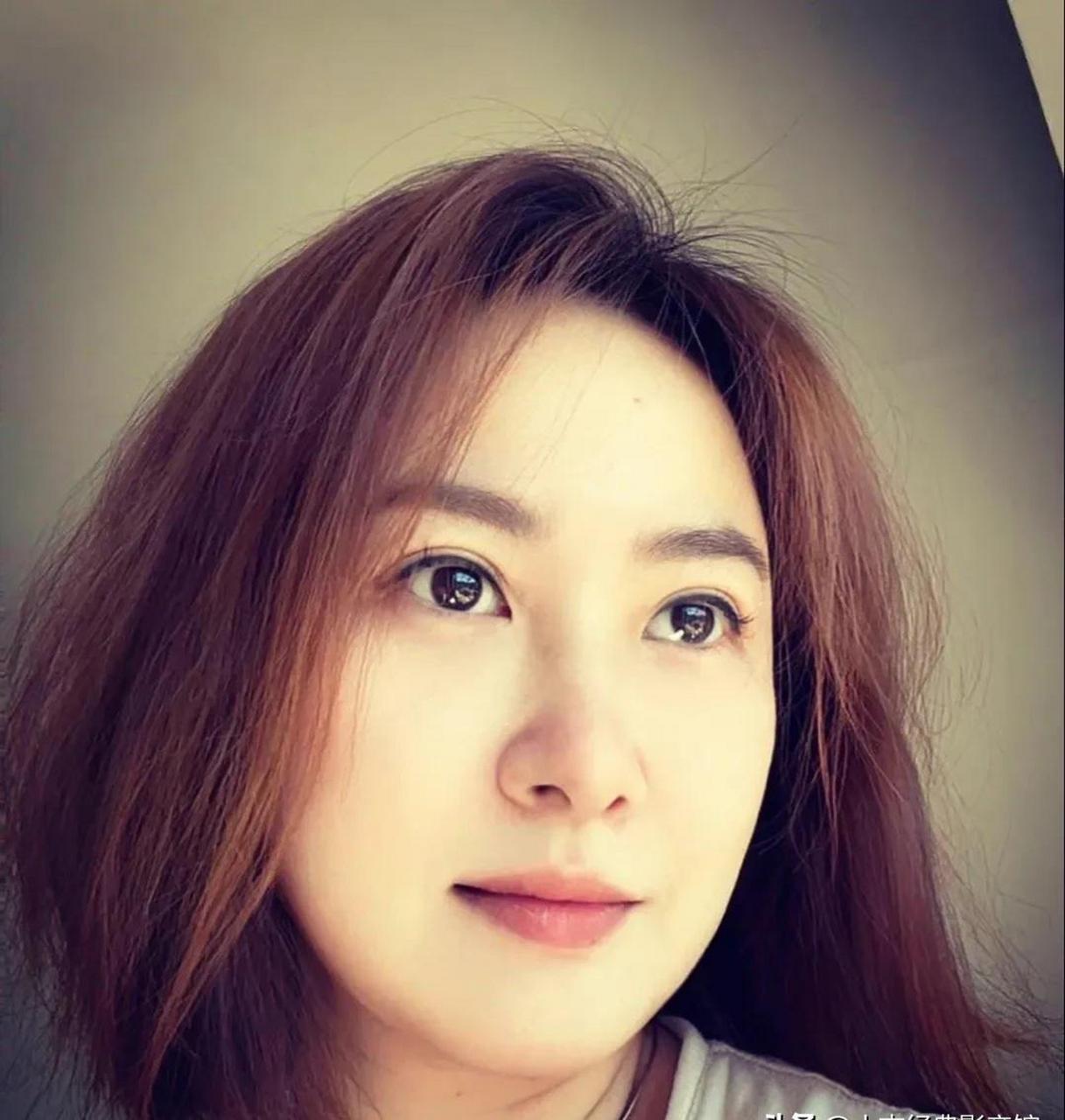 领动计划# 香港著名女星汤宝如的生活照,她今年已经50岁了,颜值还是