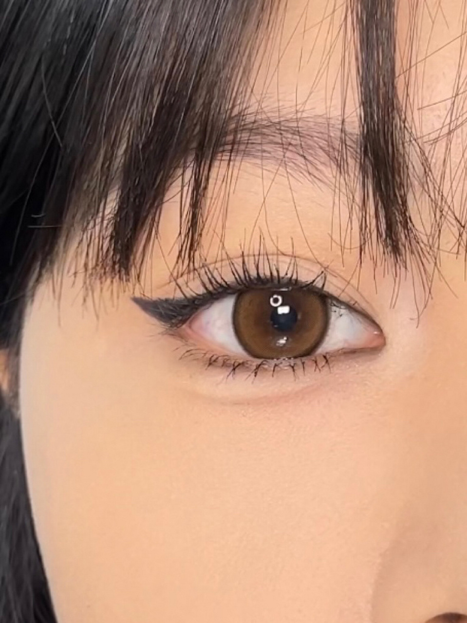 新手日常眼妆圆圆小猫眼线 这个半包的小猫眼线尊的显得眼睛圆溜溜的