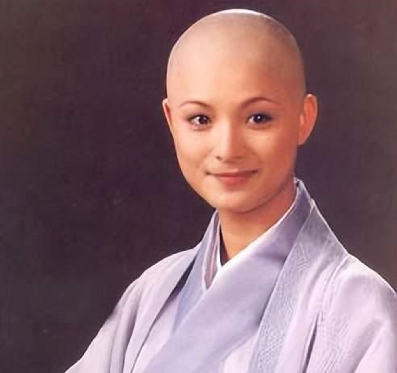 第一名 陈丽峰 要说光头最美的女演员,当之无愧,实至名归肯定是陈丽峰