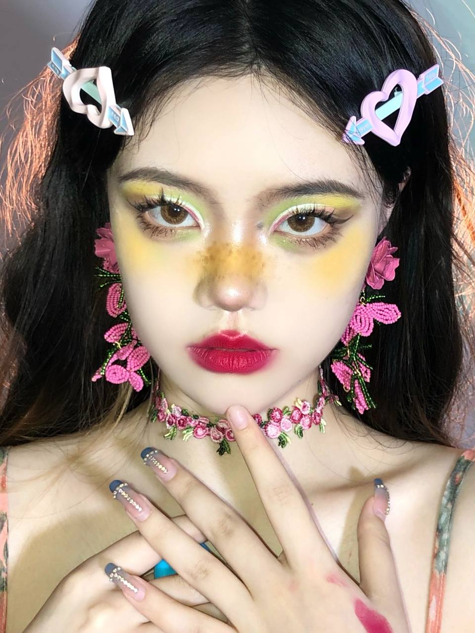 没有人能拒绝绿色吧 粉绿撞色简直是天菜cp 我一开始以为搭配起来会有