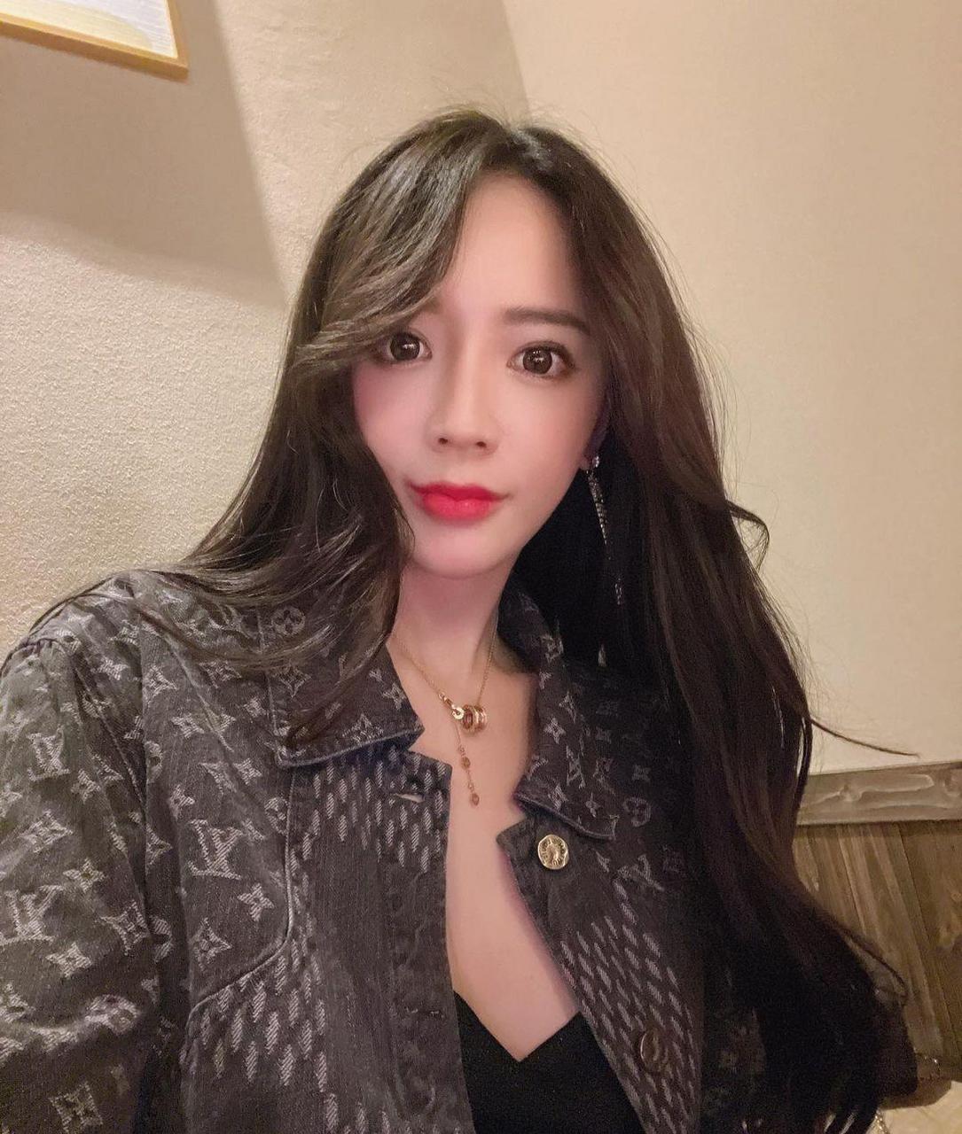 有「林志玲接班人」的台湾辣模翁子涵