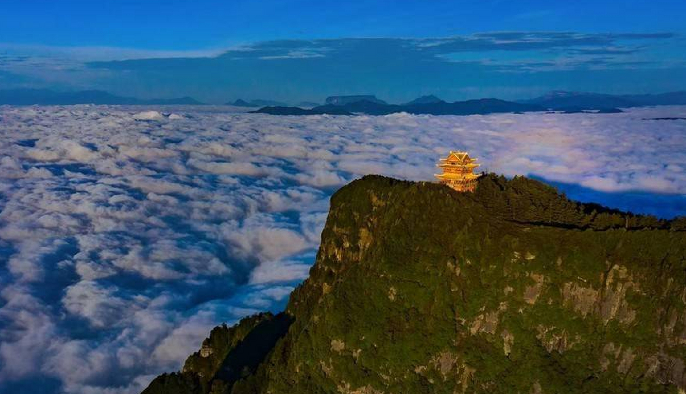 瓦屋山,峨眉山金顶迎来高峰 门票已饱和,停售!