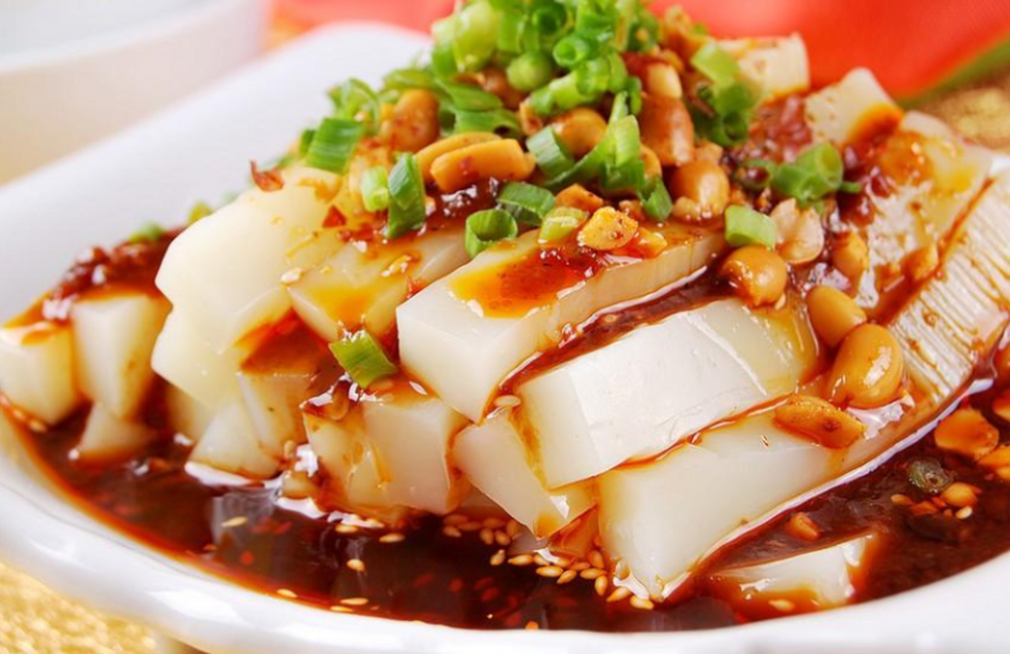 重逢巴蜀# 四川成都川北凉粉,作为川菜中的经典之一,以其清凉爽口