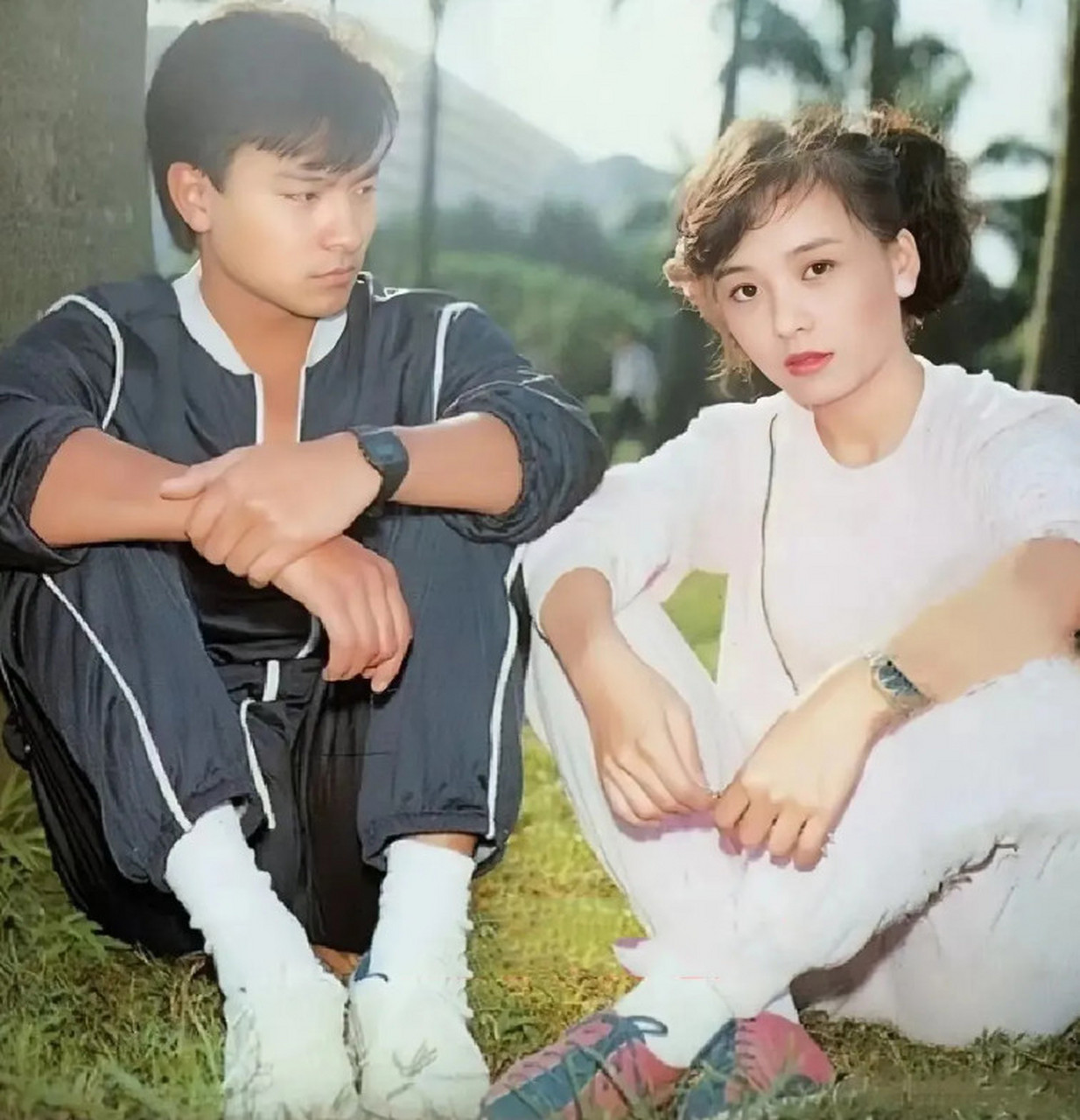 老照片再现1983年的时尚:23岁的钟楚红,24岁的翁美玲,29岁的林青霞,30