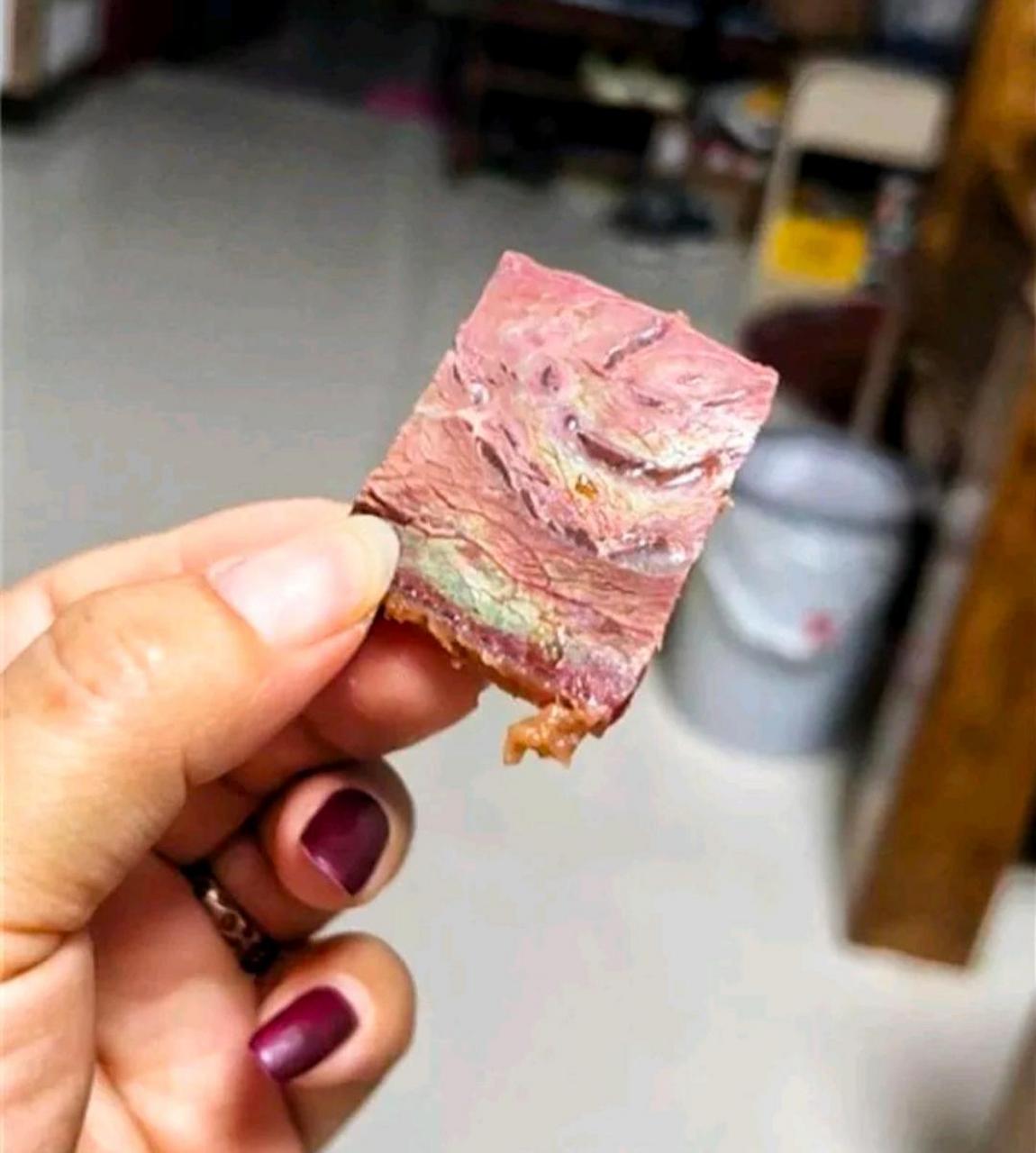 猪肉发绿,这是什么情况,能吃吗