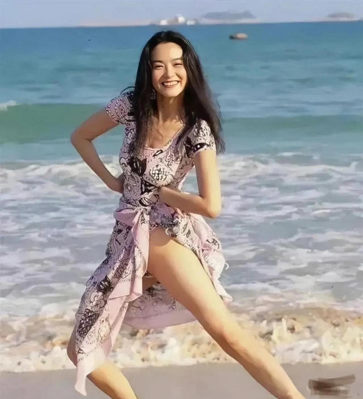 林青霞和邱淑贞,当年可是我们70,80后的梦中情人啊,没想到也这么奔放