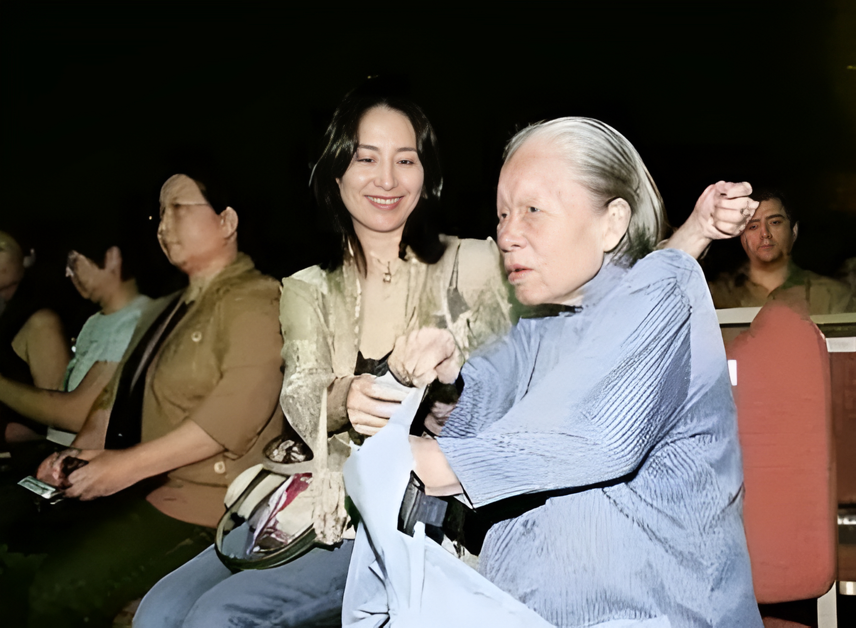 1992年,晶姐决定告老还乡,这个陪伴了何超琼几十年的保姆!