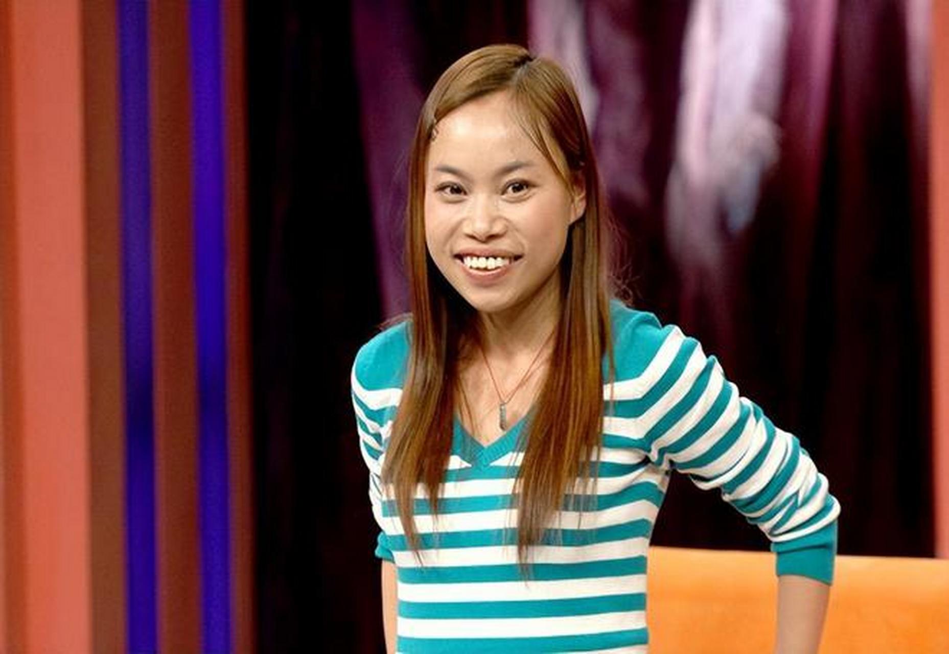 曾经的网络红人凤姐(罗玉凤)作为网红鼻祖,相比芙蓉姐姐和犀利哥来说