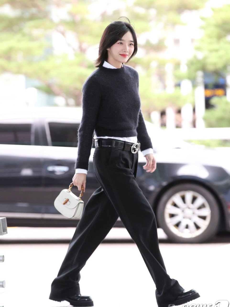 朴珪瑛近日机场穿搭,启程前往米兰时装周看秀