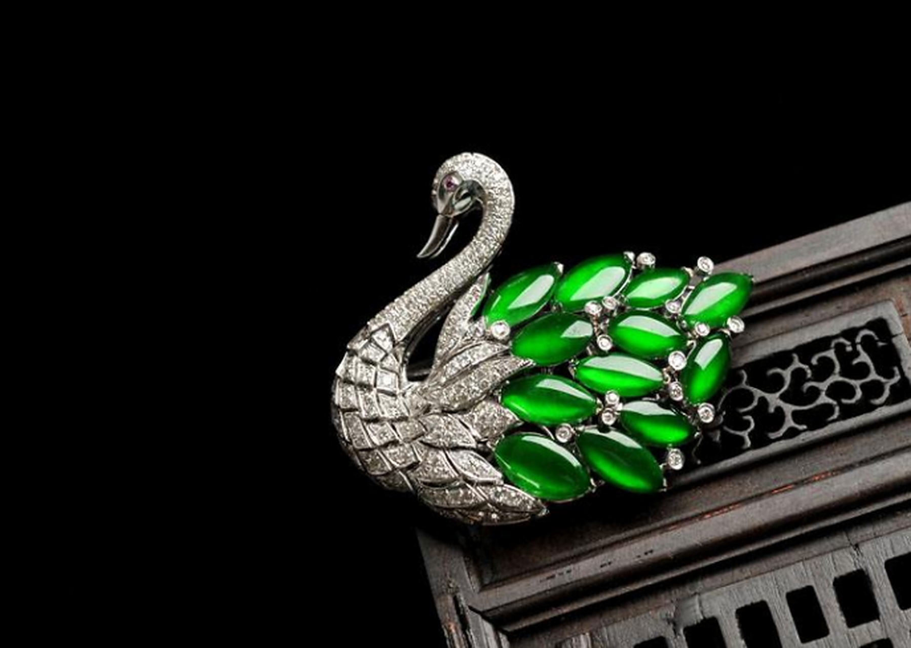 翡翠天鹅吊坠 白天鹅是美丽优雅和圣洁的代表,象征着美好,#翡翠# 天鹅