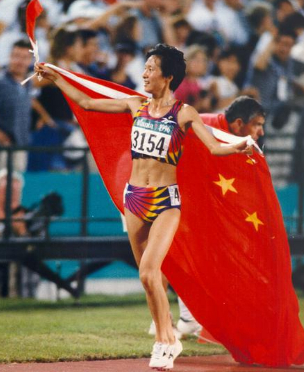 王军霞:96年获得奥运金牌,远赴美国拿下绿卡,曾被二婚丈夫要挟 2015年